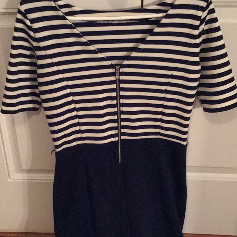 Dress - Picture 2 of 4